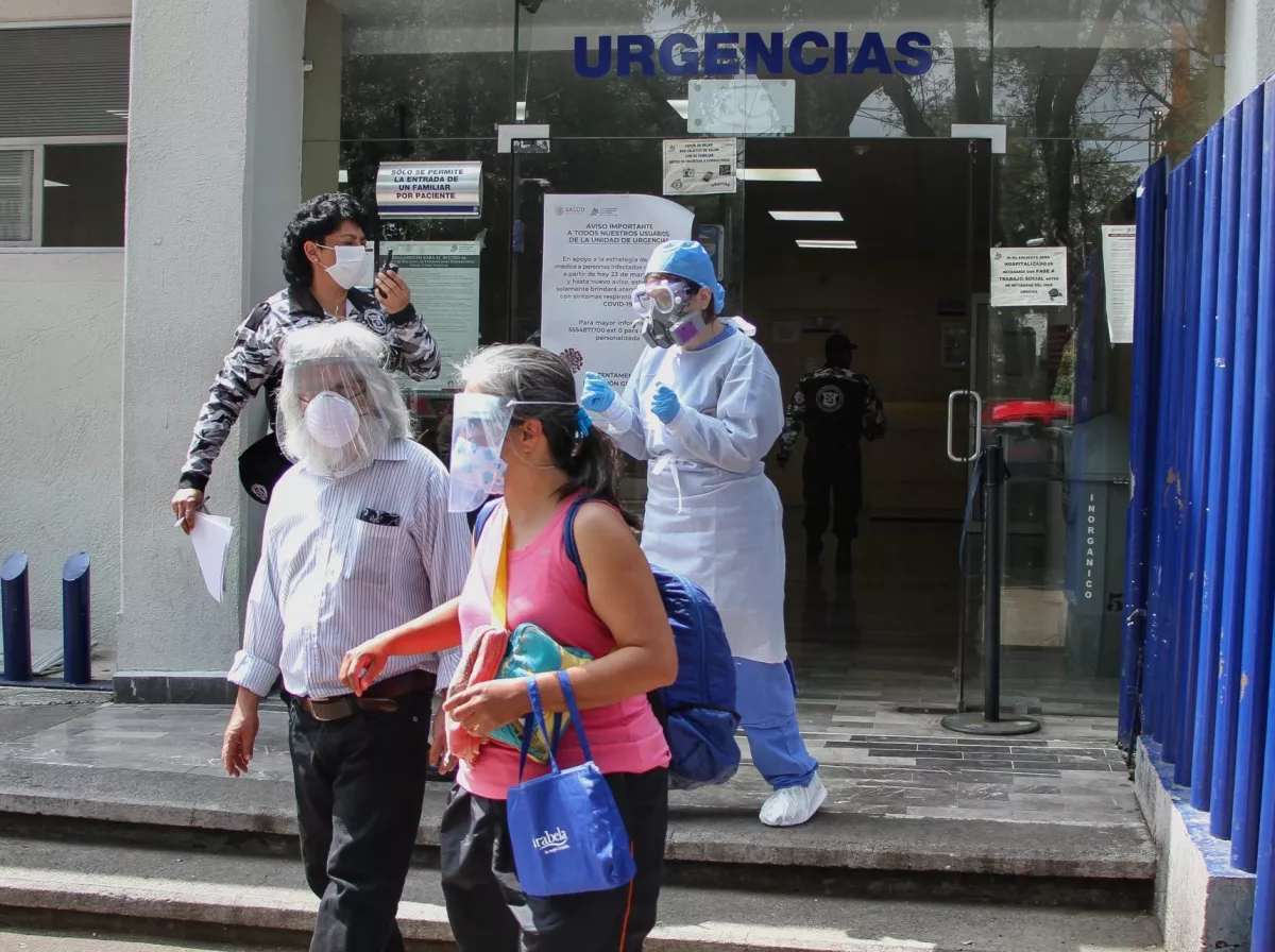 Personal y pacientes del INER desalojaron el hospital por sismo de 5.5 con epicentro en Pinotepa, Oaxaca.