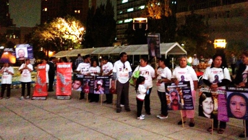 marcha de la dignidad nacional, monumento a la revolucion, angel de la independencia, madres
