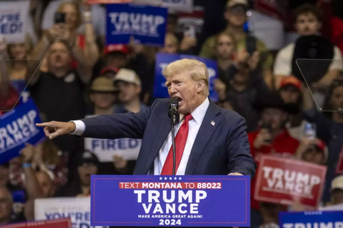 El expresidente de EE. UU. y candidato presidencial republicano Donald Trump habla durante un mitin de campaña electoral en Bozeman, Montana, el 9 de agosto de 2024.