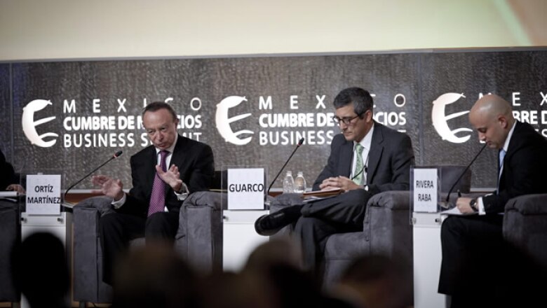 En la primera sesión del segundo día de trabajo en la Cumbre de Negocios en Querétaro participaron el presidente de Banorte, Guillermo Ortiz, y el economista en jefe para América Latina de JP, Morgan, Phil Guarco.