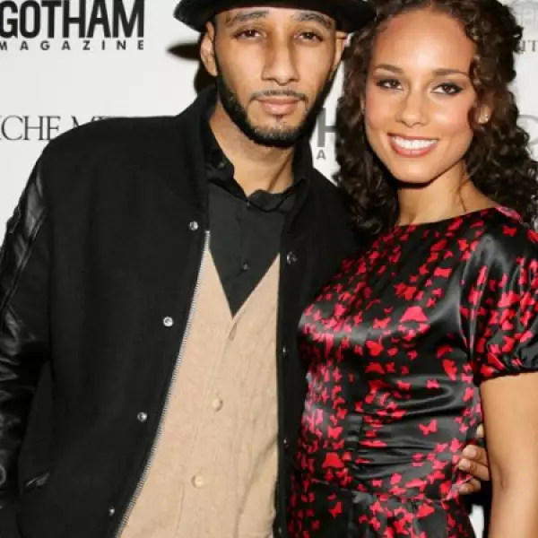 La cantante Alicia Keys, de 29 años, y su novia el productor Swizz Beatz confirmaron a People que están comprometidos y en espera de su primer hijo.