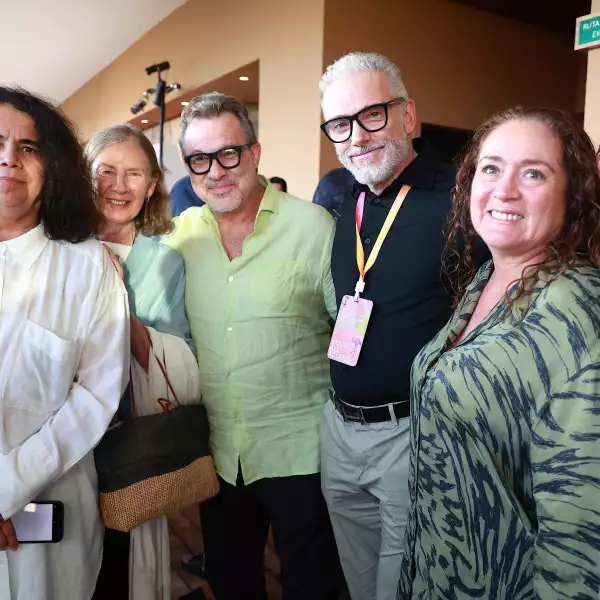 Consuelo Sáizar, Julia de la Cuenca, Simón Bross, Juan Carlos 