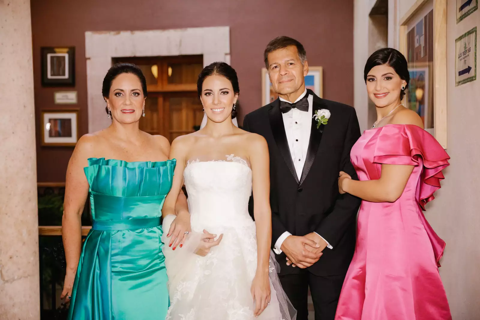 Elena María Aguilar, Sofía, Alberto y Ana Paula Olson.jpg