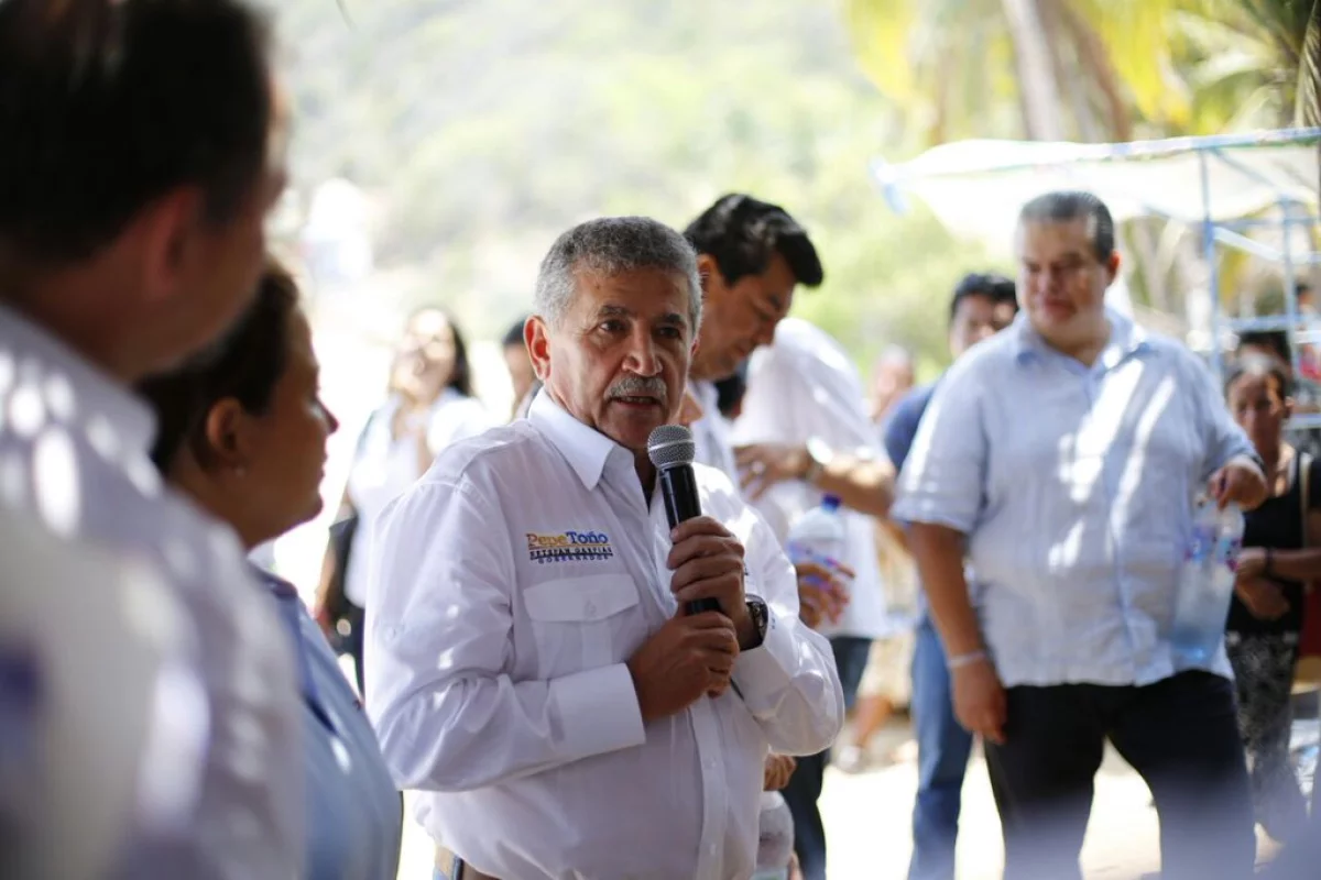 El candidato de la alianza PRD-PAN