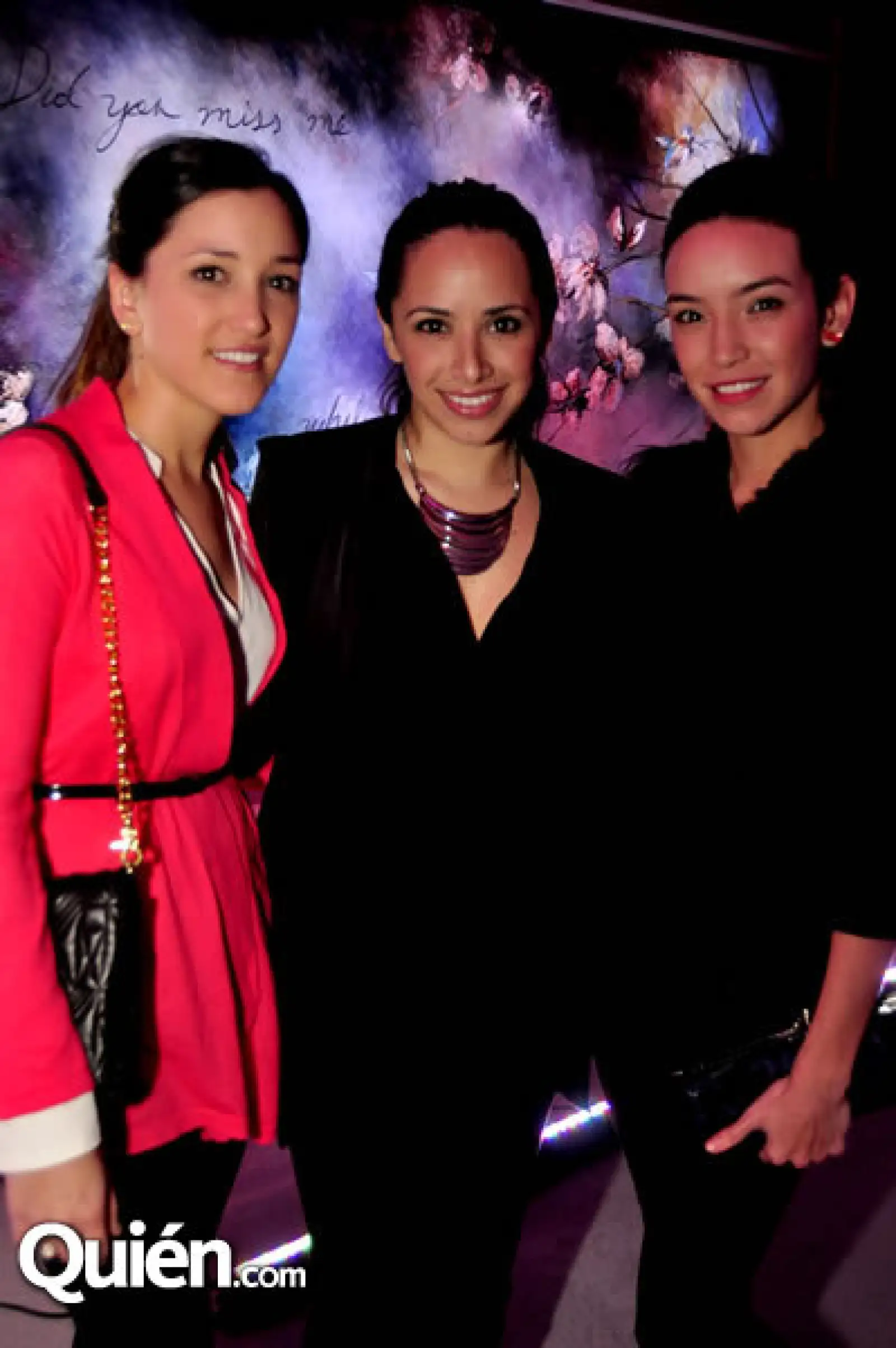 Regina González, Adriana Flores y Elsa Lozano de Cueva