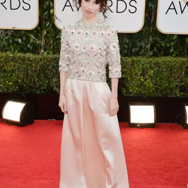Sally Hawkins- A la actriz nominada a mejor actriz de reparto por Blue Jasmine quisiéramos verla con algo llamativo como este diseño de Ulyana Sergeenko.
