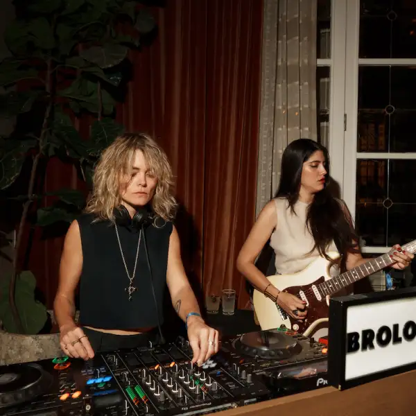 Estefani Brolo y Ana Rizo.jpg