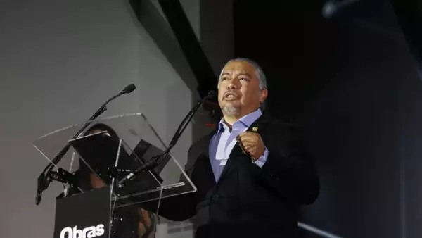 333 luxes-elias cisneros