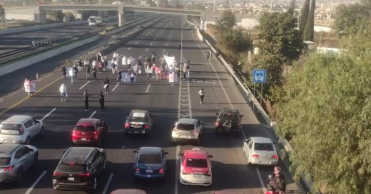 Bloqueo en la México-Pachuca: manifestantes cierran la circulación y exigen seguridad