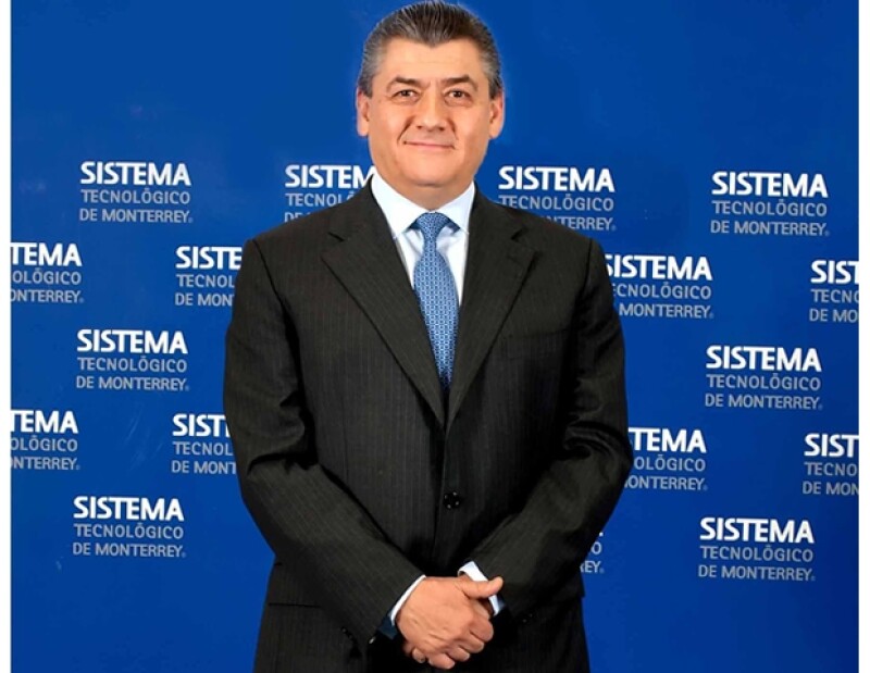 José A. Fernández Carbajal.