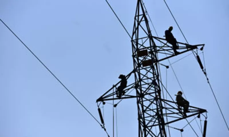 La Comisión Reguladora de Energía dará permisos a interesados en generar y suministrar electricidad. (Foto: Cuartoscuro)