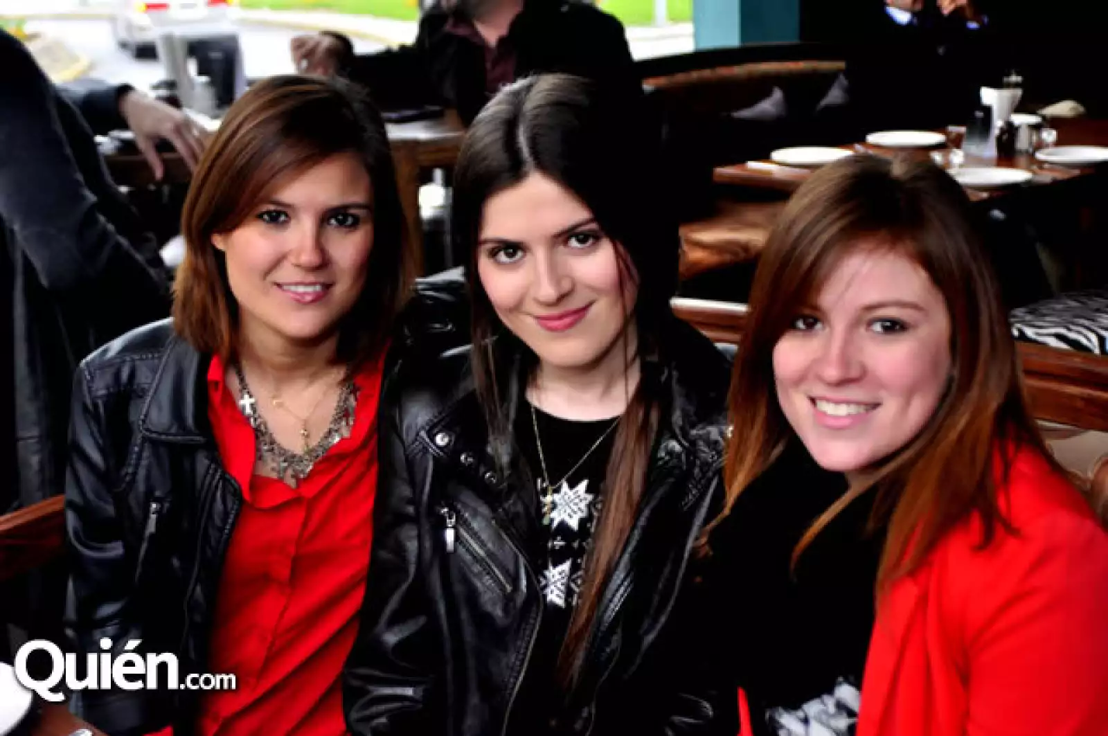 Gaby de la Re,Alejandra de la Re y Made de la Re