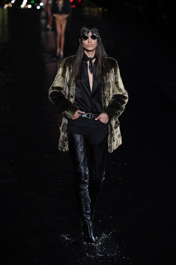 Saint Laurent : Runway - Paris Fashion Week Womenswear Spring/Summer 2019