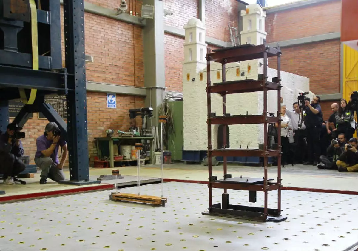 mesa vibradora UNAM