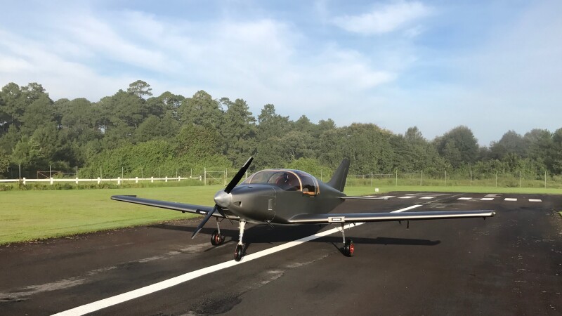 Un Avion De Madera Hecho En Mexico