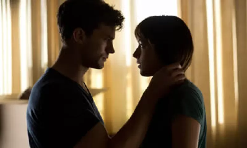 La melodía, interpretada por Ellie Goulding, fue reproducida 15 millones 468,762 veces. (Foto: tomada de cincuentasombrasdegrey-pelicula.com)