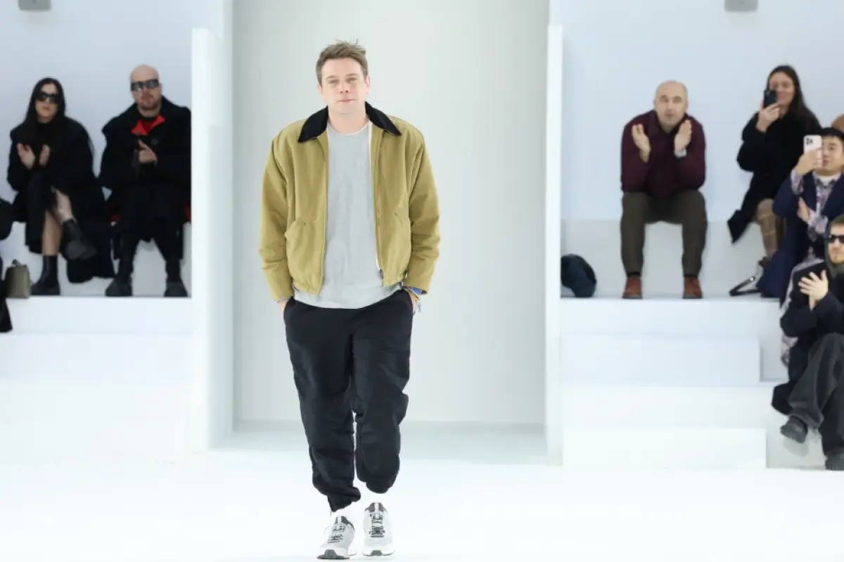 Todo sobre Jonathan Anderson: Quién es, su salida de Loewe y rumores de llegada a Dior