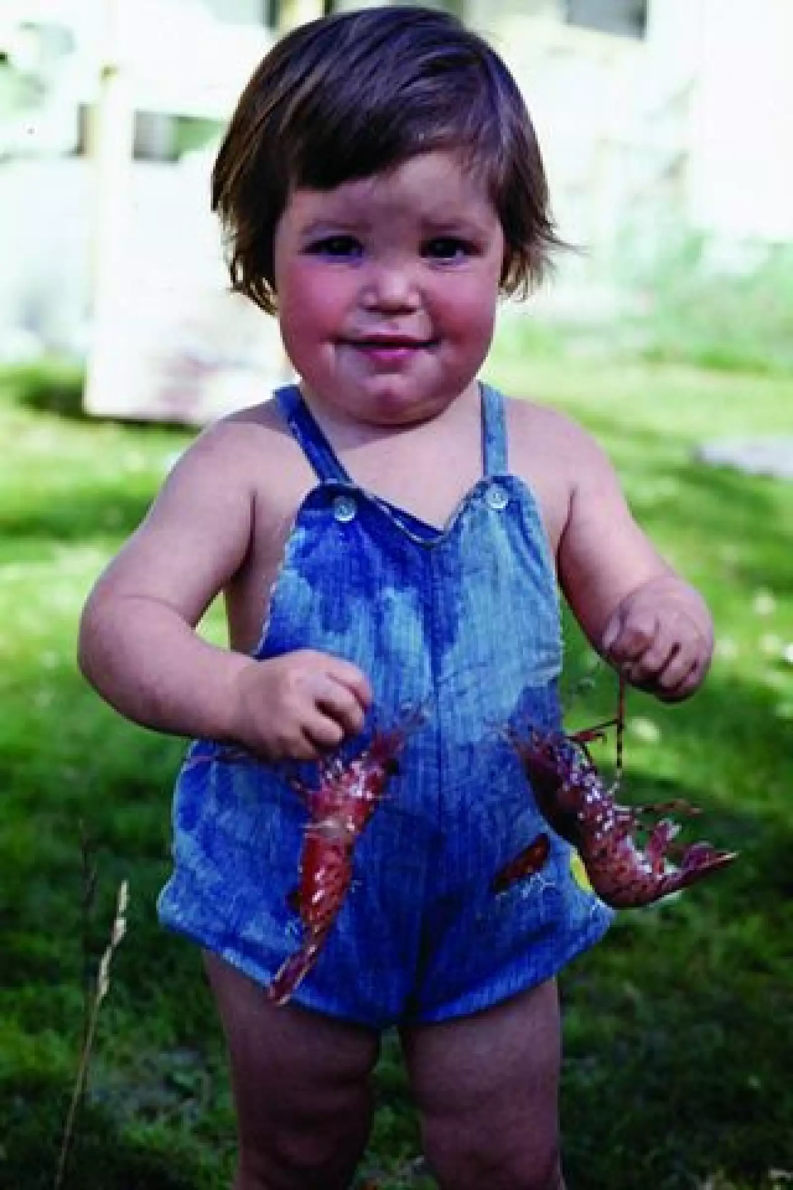 Fue bautizada en una iglesia católica, pero a los 13 años la rebautizaron en una cristiana.