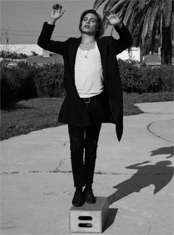 El joven de 24 años ha robado suspiros en Twitter por su galanura.