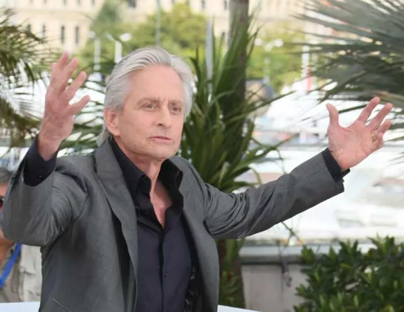 Tras ser diagnosticado con cáncer de garganta en agosto de 2010, el actor aseguró al diario "The Guardian" que la causa fueron sus prácticas sexuales y no el consumo de alcohol o tabaco.