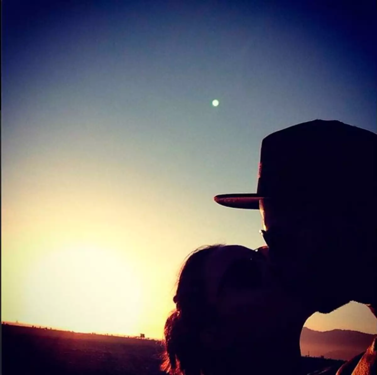 Los actores, que se han dado una nueva oportunidad en el amor tras cuatro meses de distanciamiento, han publicado fotografías de sus mejores momentos juntos.