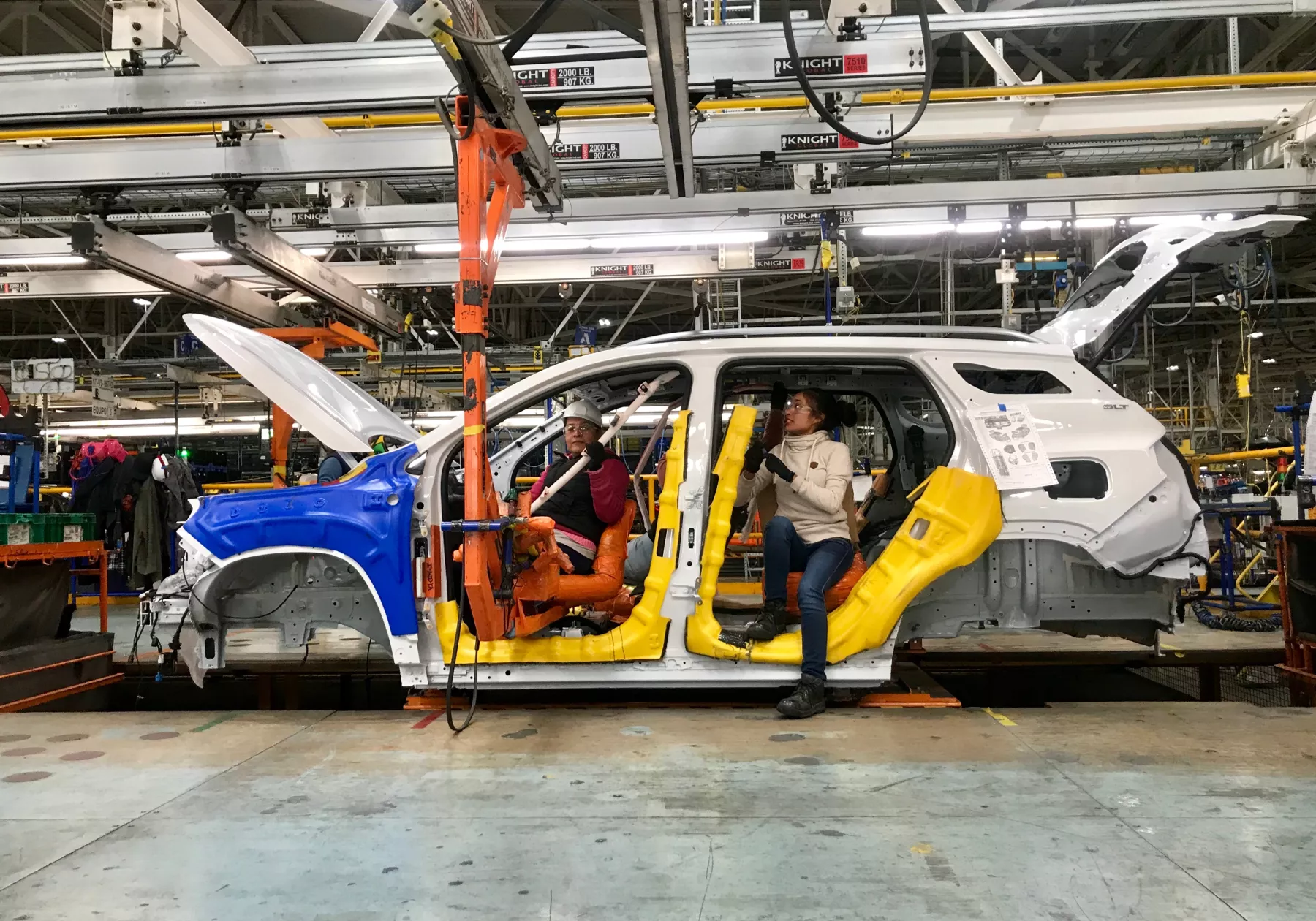 Mujeres en la manufactura.JPG