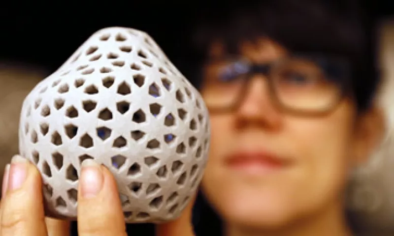 Imprimir en 3D es el proceso de producir una pieza tridimensional después de haber sido diseñado en una computadora. (Foto: AP)
