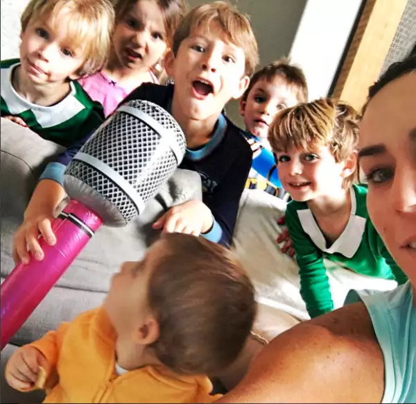 La conductora presumió cómo sus hijos celebraron el 15 de septiembre en la escuela.