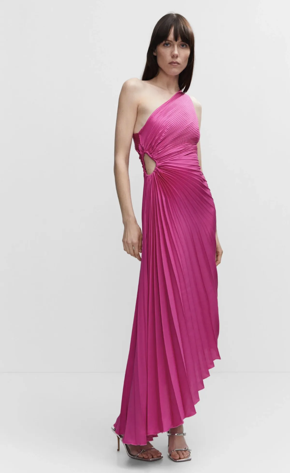 Vestido asimétrico rosa de Mango