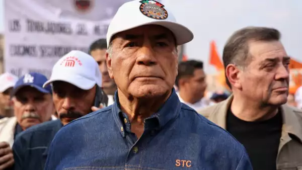 Foto en primer plano de Fernando Espino Arévalo, líder sindical del Metro que ha estado en el puesto más de 40 años.