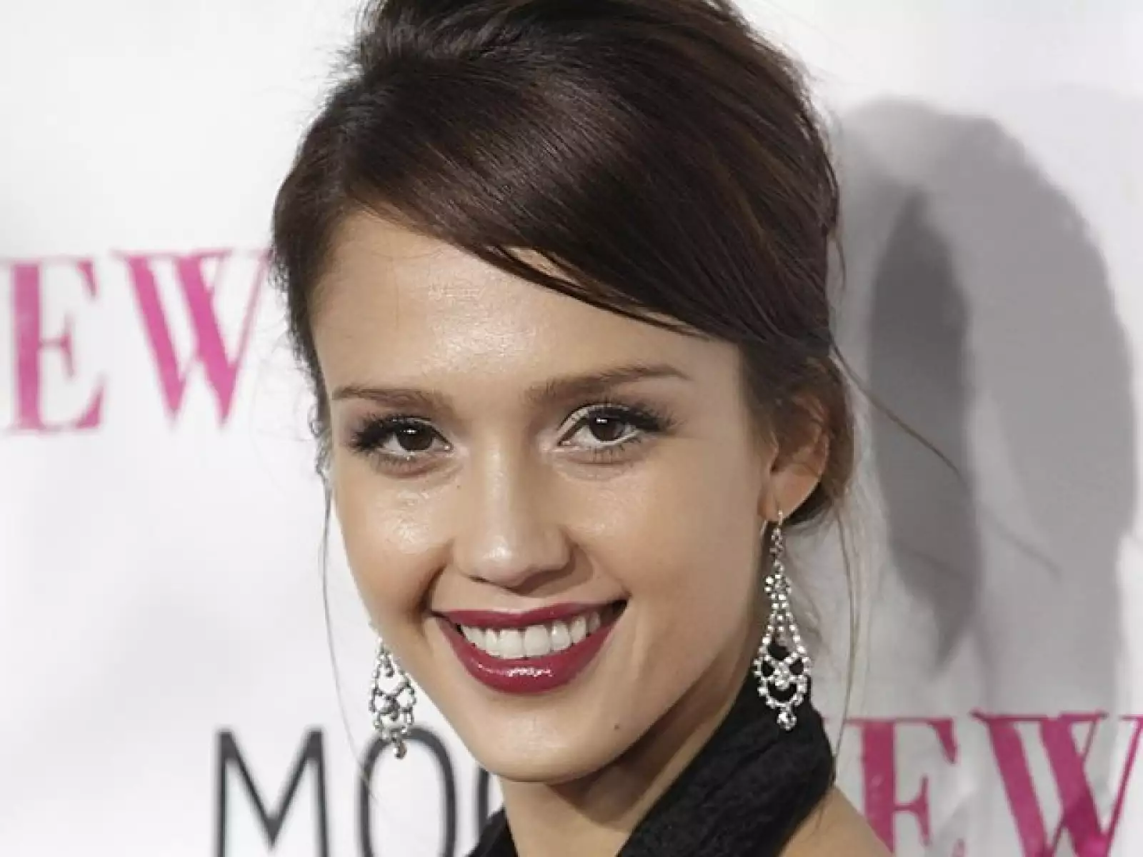 `Yendo a una fiesta navideña. Honor se ve súper linda. ¿Alguien más siente el espíritu navideño?´, dijo Jessica Alba la noche de ayer.