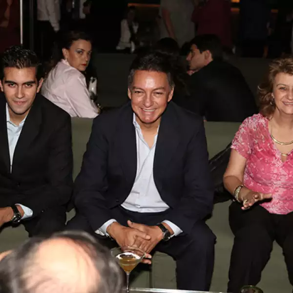 Miguel Araiza,Miguel Araiza,Teresa Victoria