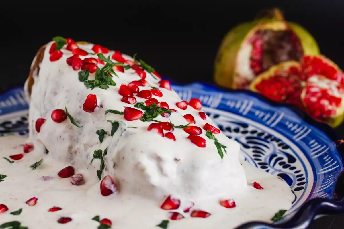 Chiles-en-nogadas