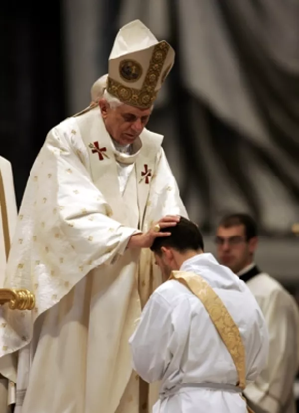 Tras el reconocimiento público de las acciones inmorales del fundador, Marcial Maciel, la Santa Sede ha realizado un esfuerzo particular en torno a la delicada situación de los Legionarios.