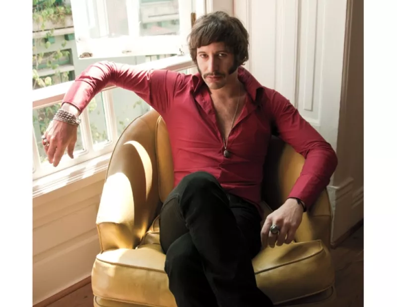 Encontró su propio lugar en el mundo de la música, lejos de la sombra de su padre, Alejandro Jodorowsky, aunque el precio que pagó fue muy alto.