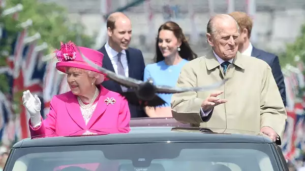 Isabel II, Kate Middleton, William
