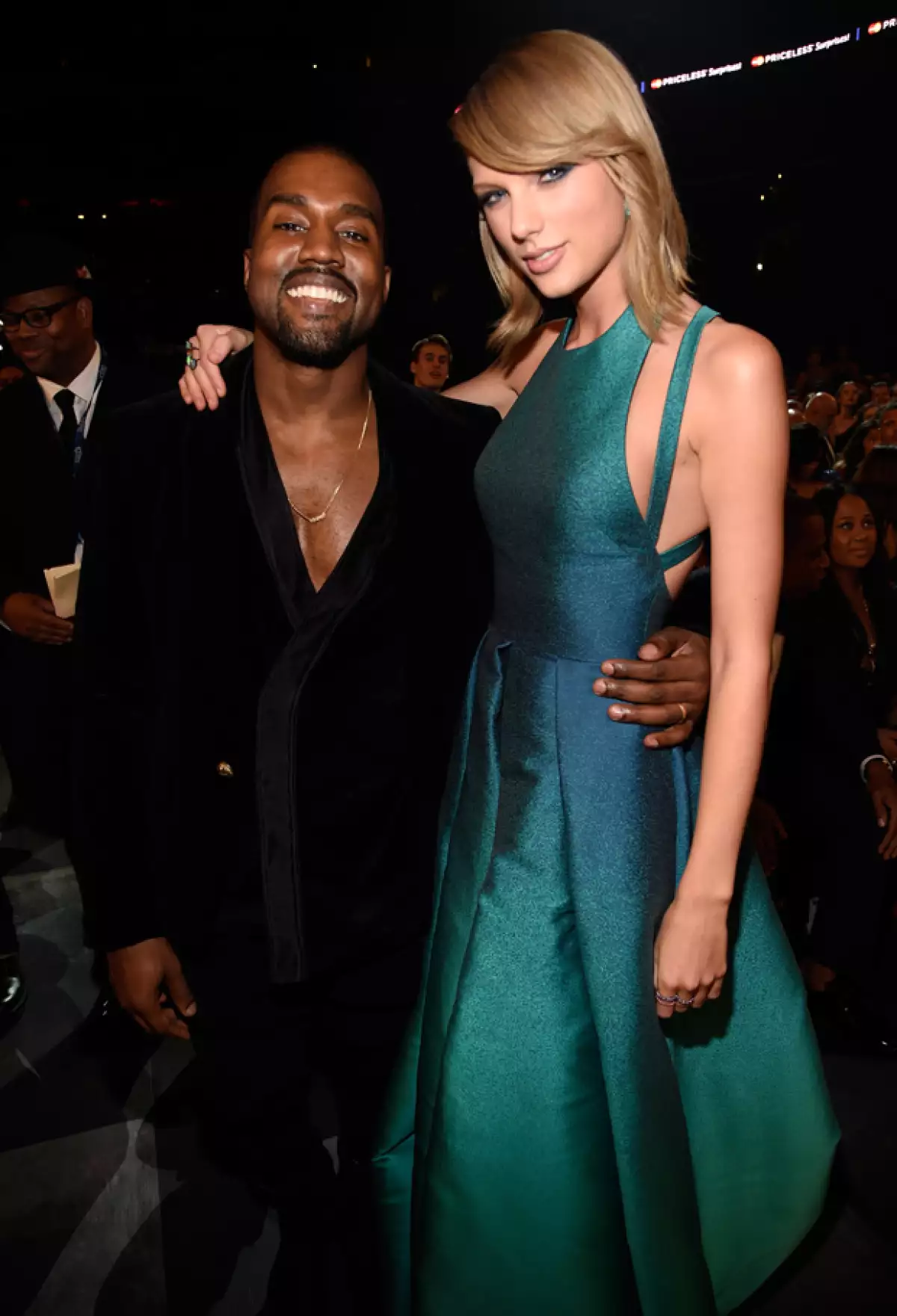 El esposo de Kim Kardashian está envuelto en la polémica tras lanzar "Famous", en la que insulta a la cantante y asegura que le debe a él su fama.
