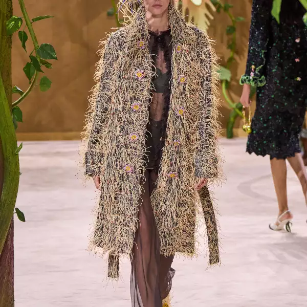 Chanel HC F26 016.jpg