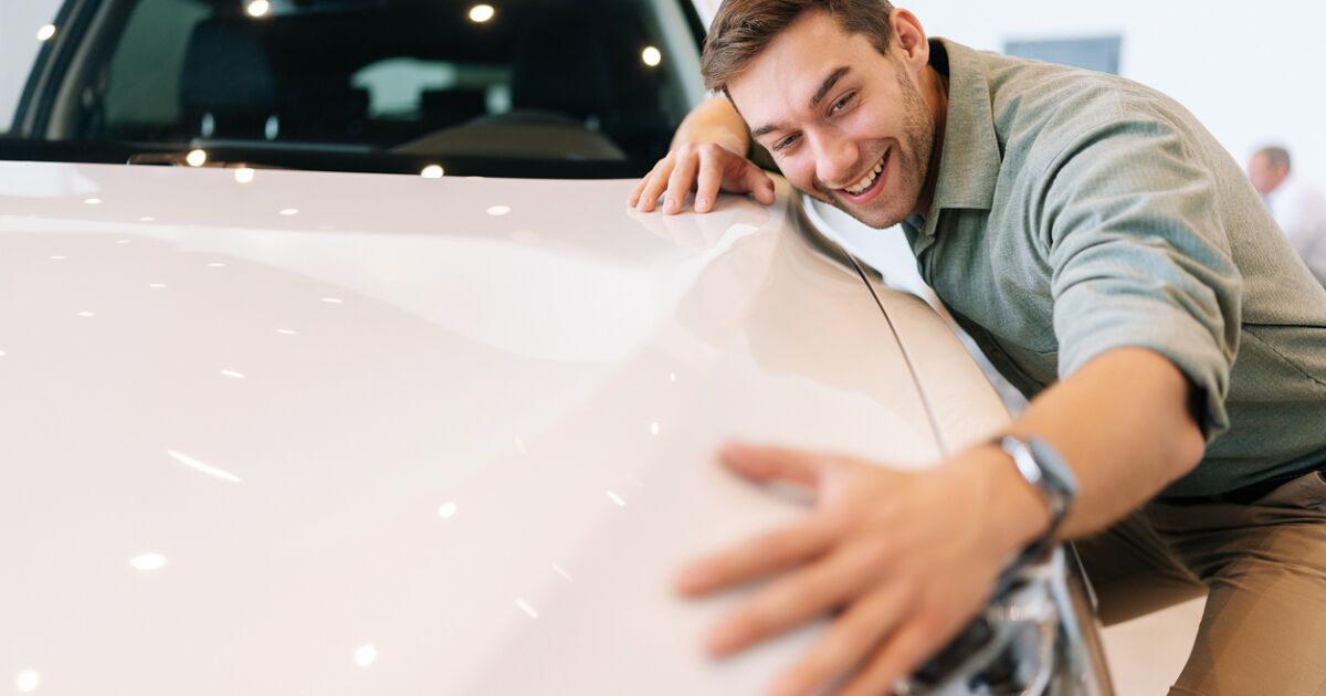 İndirimli bir 2024 arabası mı daha iyi, yoksa güncellenmiş bir 2025 mi daha iyi?