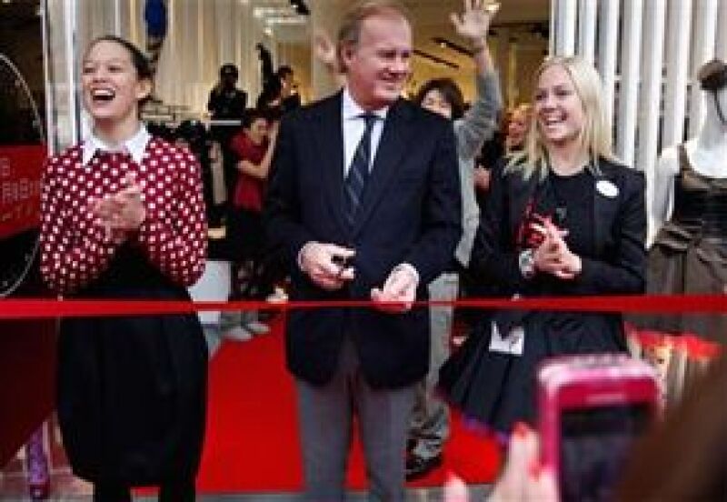 La cadena de ropa H&M se une a la firma japonesa Comme des garçons, en la alianza más atractiva de este otoño-invierno.