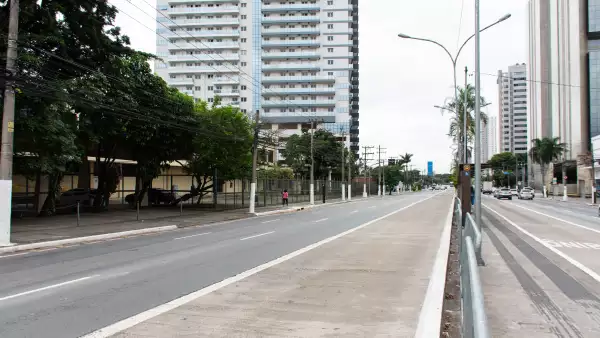 Major downtown avenues empty due to lockdown
