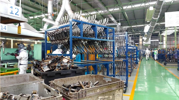 Producción de componentes de motocicleta en la planta de El Salto, Jalisco.jpg