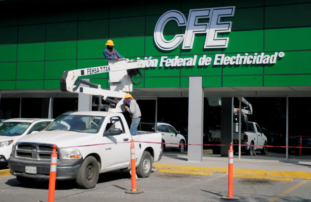 La CFE quiere venderle red a las telecom, pero tiene una capacidad muy limitada