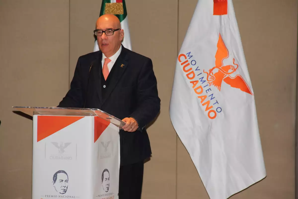 Fundador y coordinador nacional de Movimiento Ciudadano.