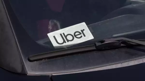 Uber hace realidad los taxis voladores: empezará viajes con Joby Aviation en 2026
