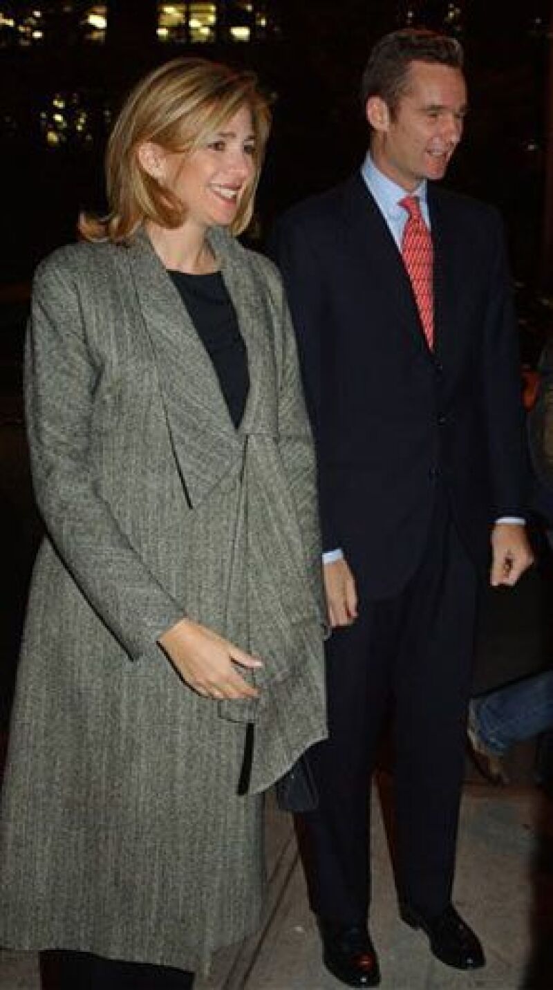 La hija del rey Juan Carlos y su familia se mudarán a Washington debido a que su marido aceptó un trabajo en la capital estadounidense con la compañía Telefónica, dijo el palacio real.