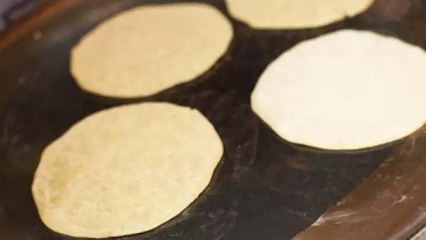 La tortilla tiene numerosos minerales y vitaminas, pero se pierde una gran cantidad de ellos en el proceso de nixtamalización. (Foto: Thinkstock)