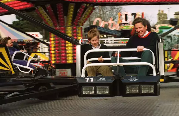 PRINCE WILLIAM AT TETBURY FAIR, BRITAIN - 1995