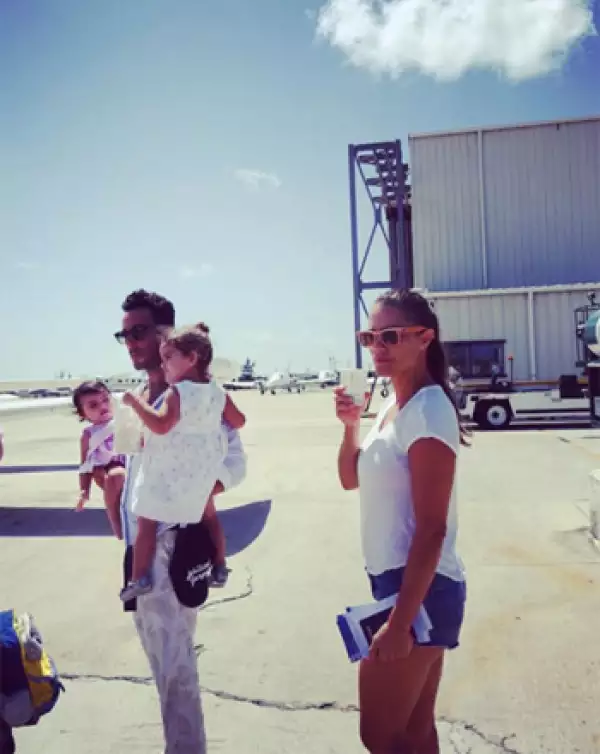 Aarón Díaz, Lola Ponce y sus hijas