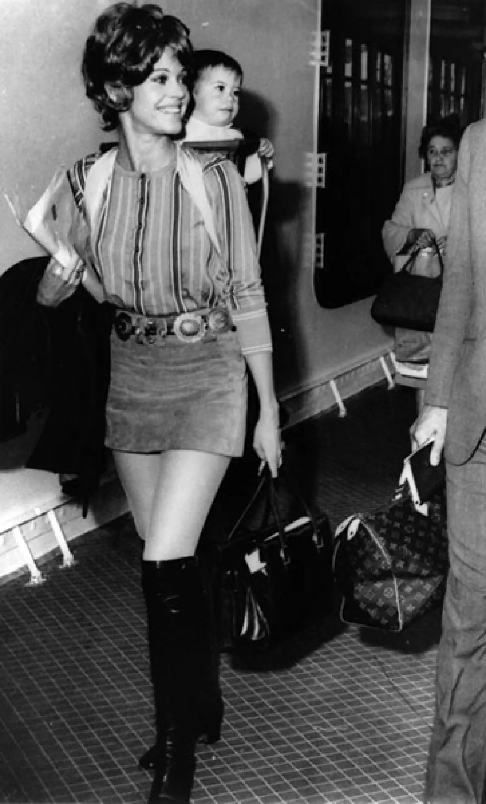 Jane Fonda en el aeropuerto de Le Havre.